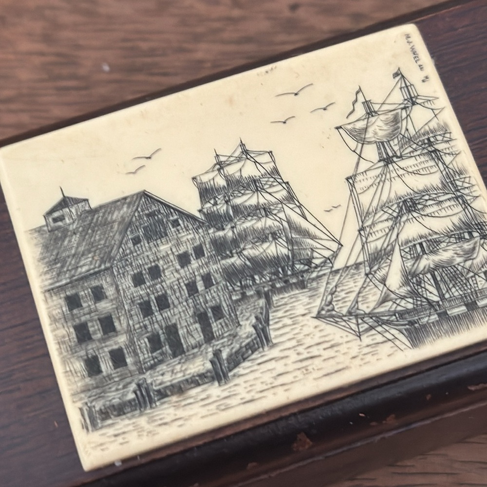 Collectible, authentic scrimshaw reproduction by OBJ trinket box - Picture 2 of 5